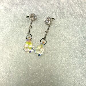 NWT Fancy Fine dangle drop earrings with clear rhinestones.